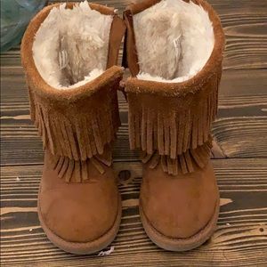 Super cute fringe boots size Toddler 7